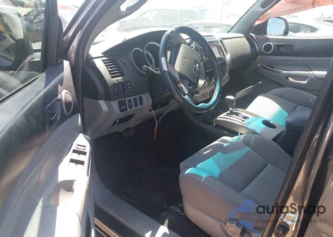 2014 Toyota Tacoma Prerunner V6 из США, поврежденный, VIN 3TMKU4HN7EM041010